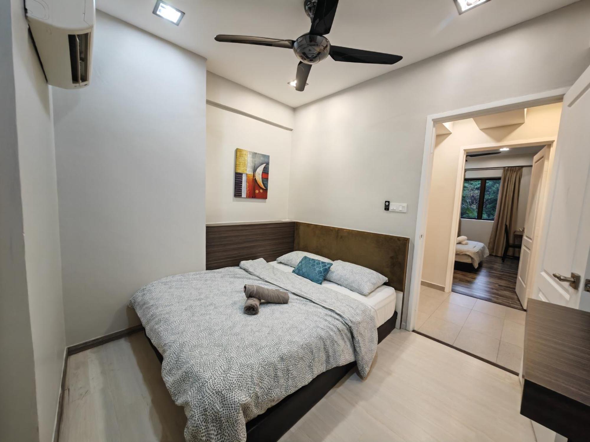 Cosy Designer's By The Mountain Apartment *