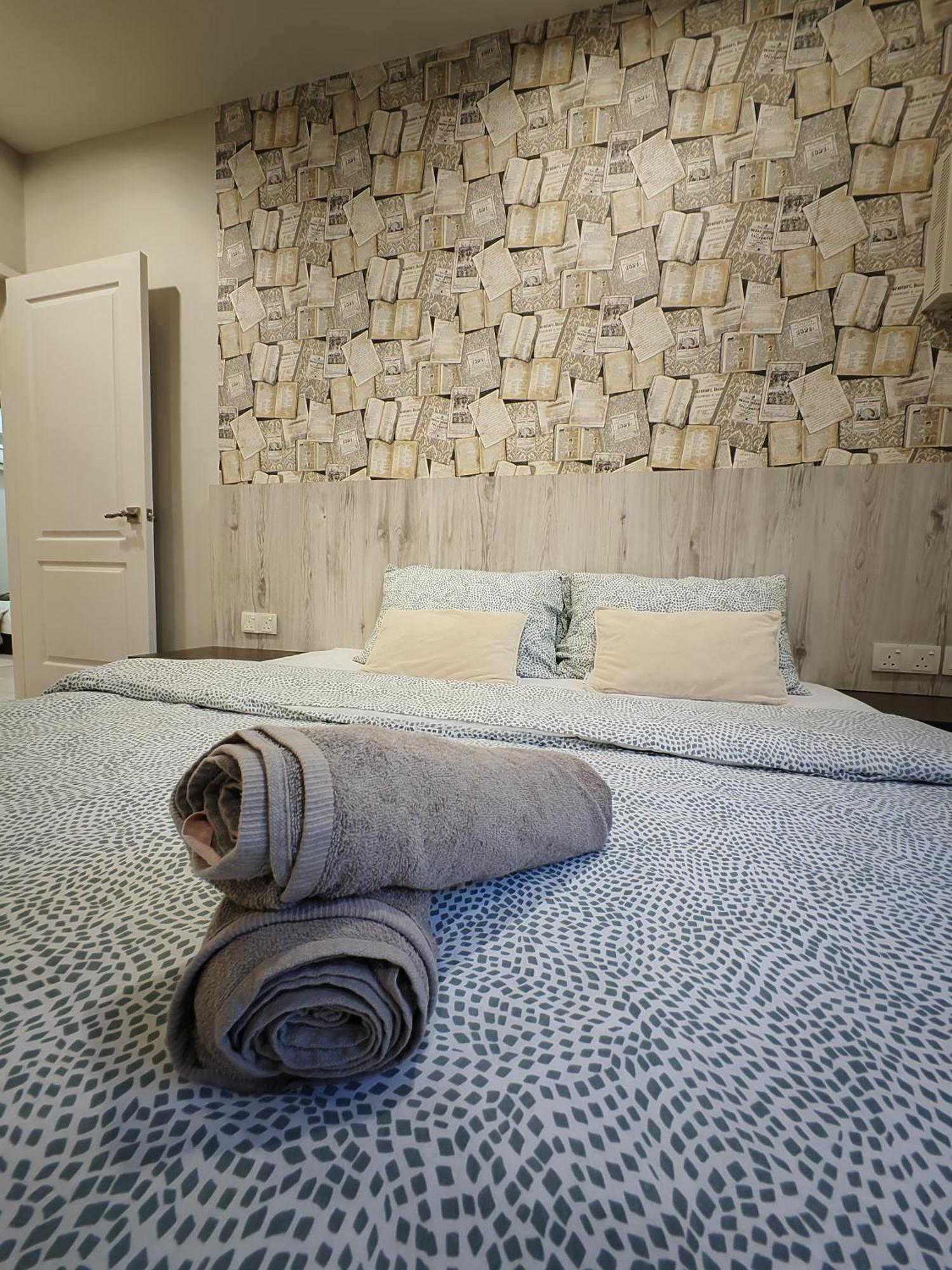 Cosy Designer's By The Mountain Apartment Lumut