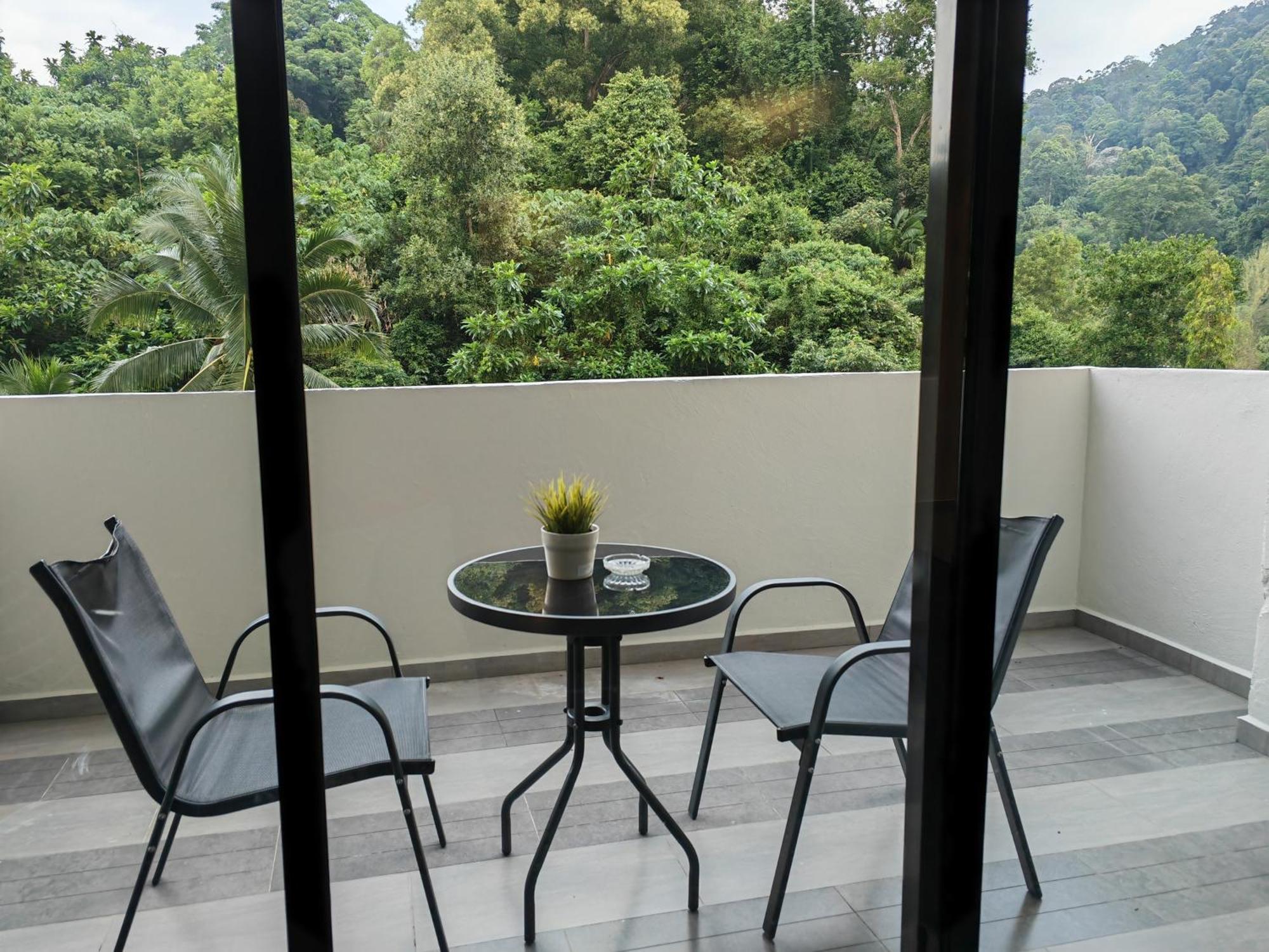 Apartment Cosy Designer's By The Mountain Lumut
